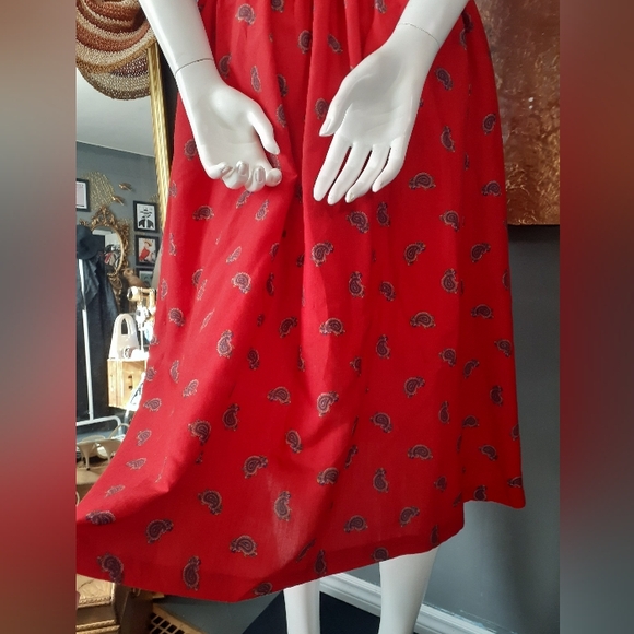 Vintage 1980's Red Paisley Print Midi Dress - Picture 4 of 16